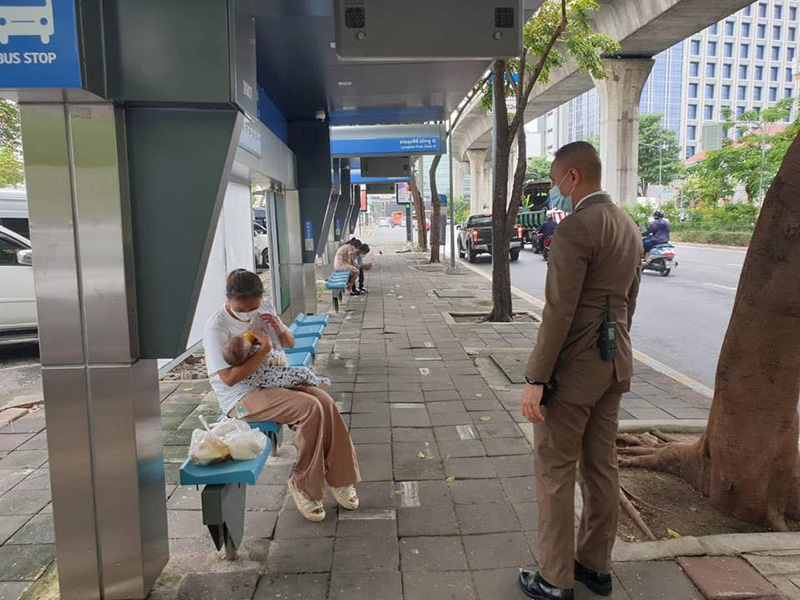 แม่วางกุญแจไว้ในรถ จู่ ๆ รถล็อก ขังลูกน้อยวัย 3 เดือน