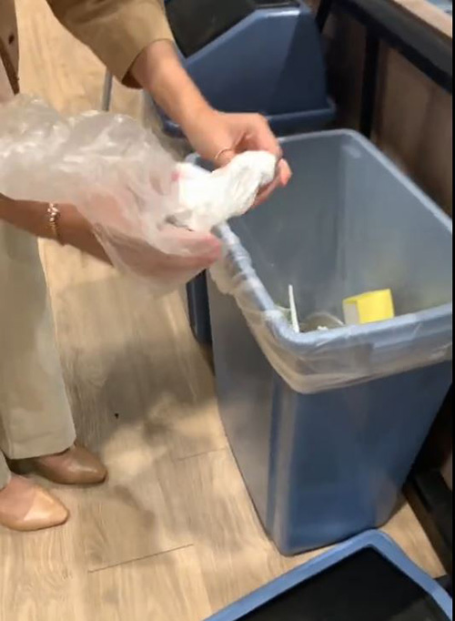 สาวเหงื่อตก ทำรีเทนเนอร์หาย