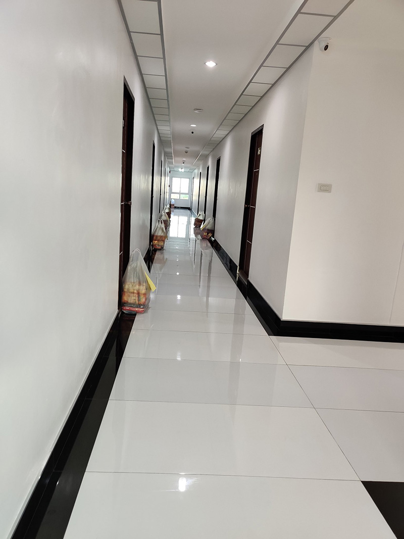 ลูกบ้านอึ้ง กลับมาแล้วเจอถุงห้อยหน้าห้อง