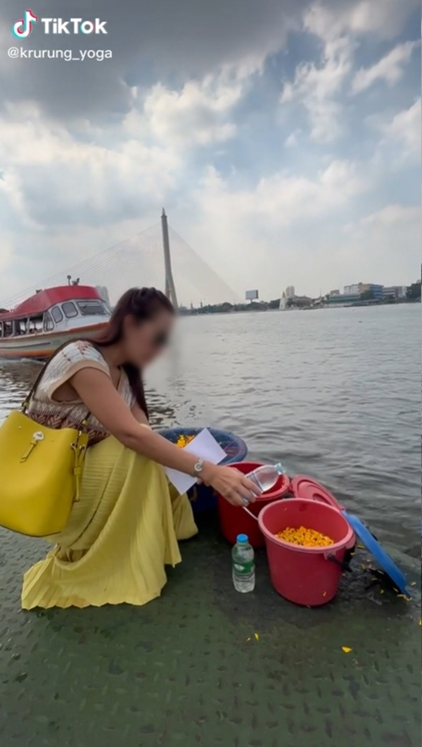 คลิปสาวปล่อยปลา