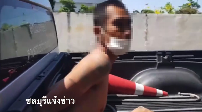 พ่อถลุงเอาไปกินเหล้าเมาเละ ก่อนพยายามข่มขืนเพื่อนบ้าน ตบตีทำร้ายแม่