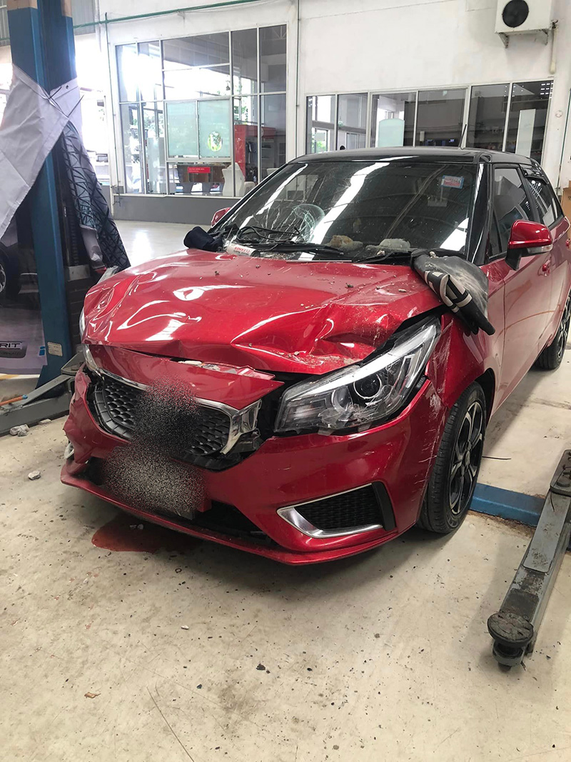  สาวเอารถเข้าศูนย์เช็กระยะ ผ่านไปไม่กี่ชั่วโมงถึงกับช็อก