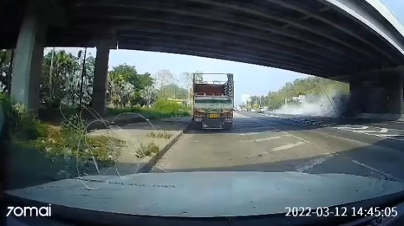 คลิปกล้องหน้ารถนาที