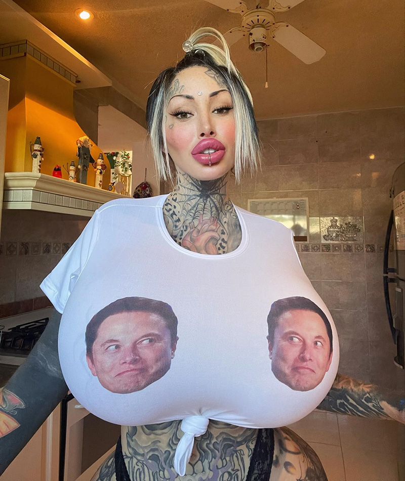 สาวคลั่งศัลย์ อวดผลงานล่าสุด