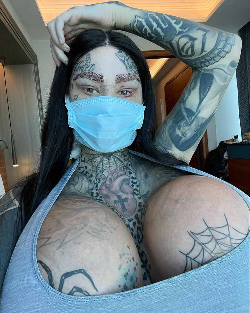 สาวคลั่งศัลย์ อวดผลงานล่าสุด