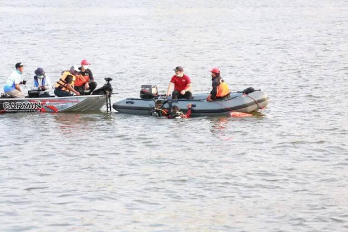 นักประดาน้ำงมเจอถุงปริศนาใกล้จุด แตงโม ตกเรือ