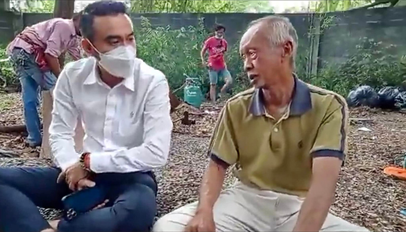 เปิดชีวิตตาเฝ้าศพภรรยา 21 ปี เรียนจบเภสัช