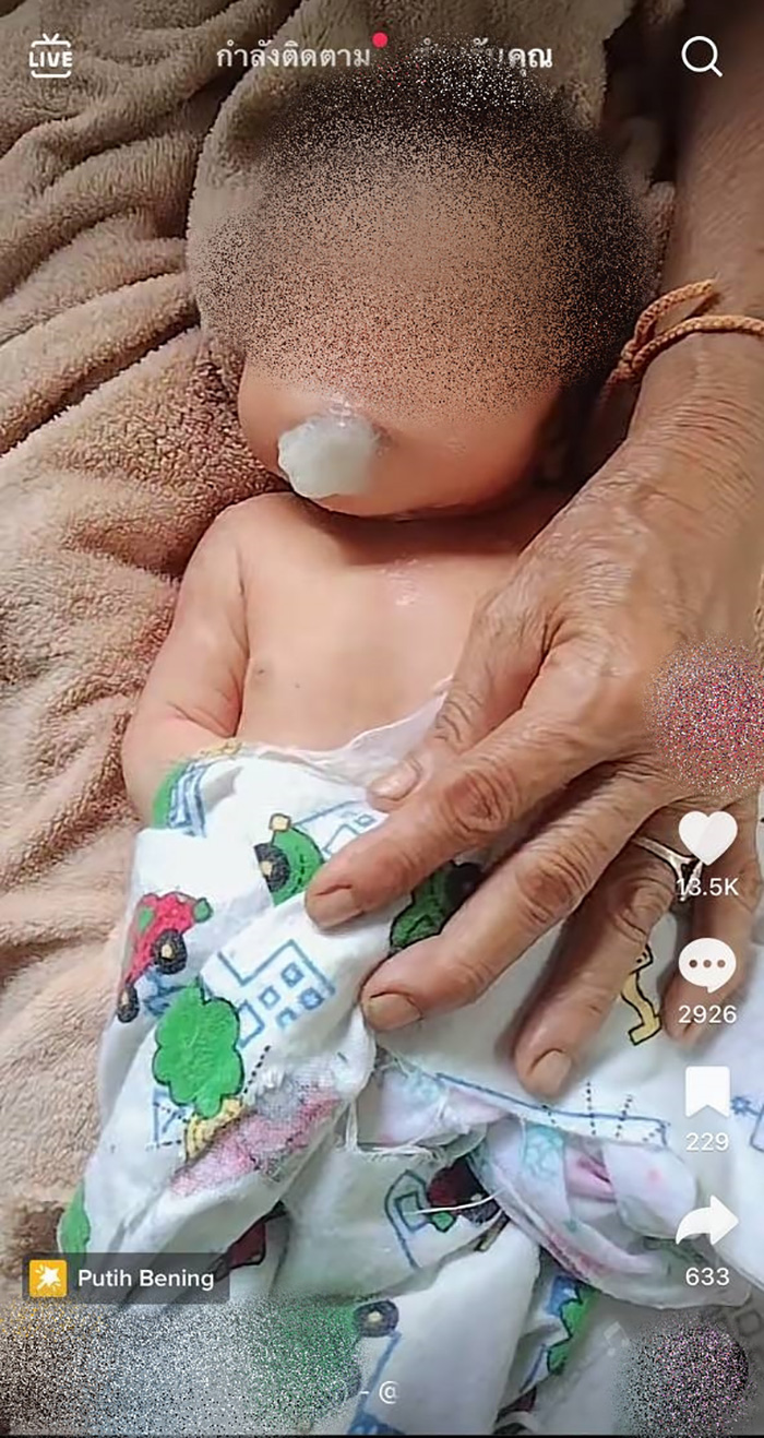 หนุ่มโพสต์คลิปป้อนข้าวทารก 