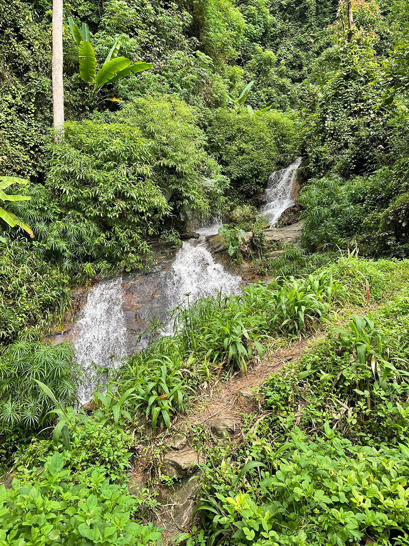 น้ำตกอีโคไล