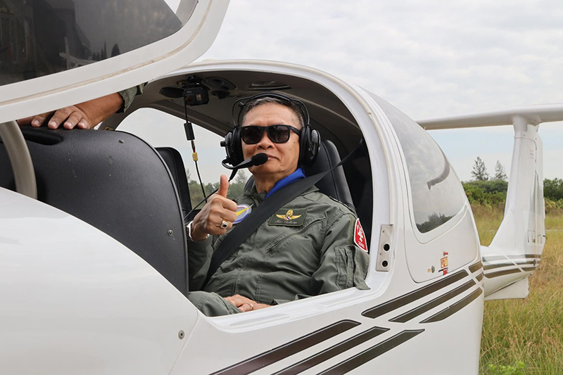 พล.อ.อ. ปรีชา ผอ.สทป. 