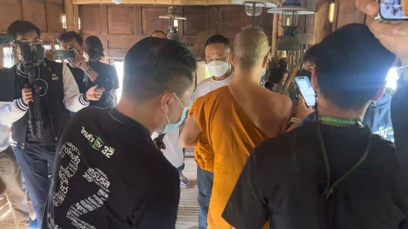 หมอปลา วางแผนล่อจับพระฉาว