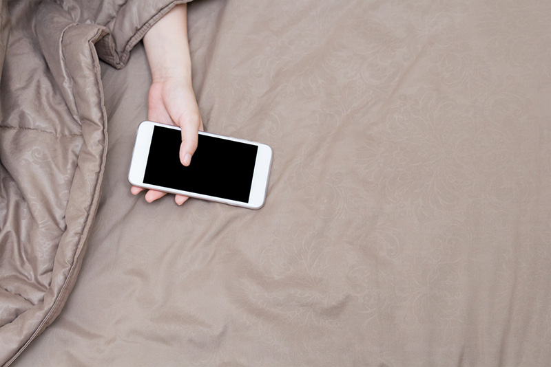 ไม่รับโทรศัพท์วันหยุด ผิดเหรอ