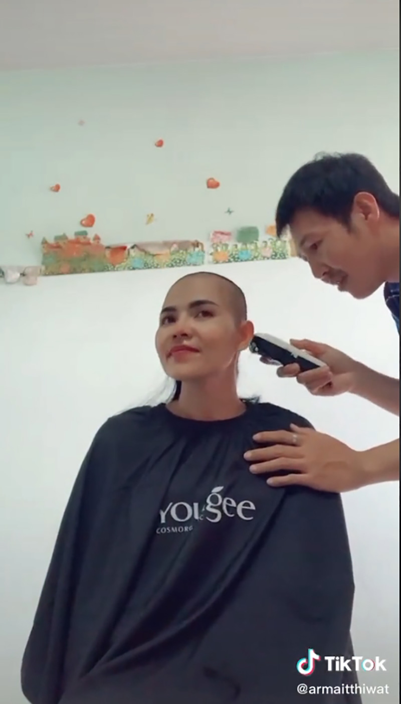 ไวรัลน้ำตานอง หนุ่มโกนผมเป็นเพื่อนคนรัก