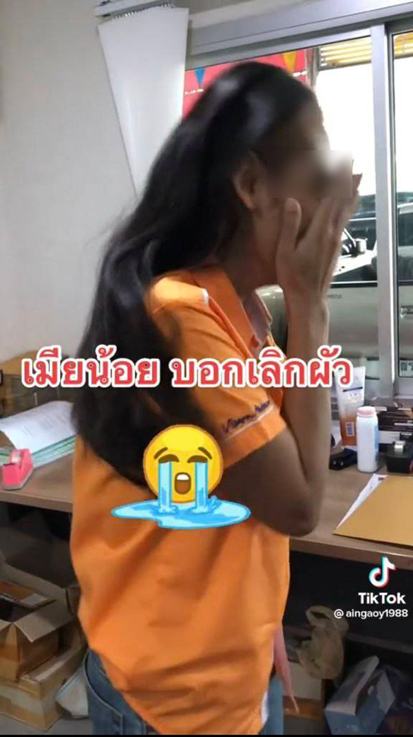 เมียหลวงถึงกับหยุมหัวตัวเอง 
