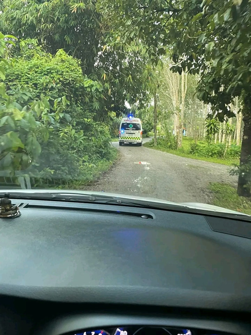 จัดงานขึ้นบ้านใหม่ขวางถนน รถฉุกเฉินผ่านไม่ได้