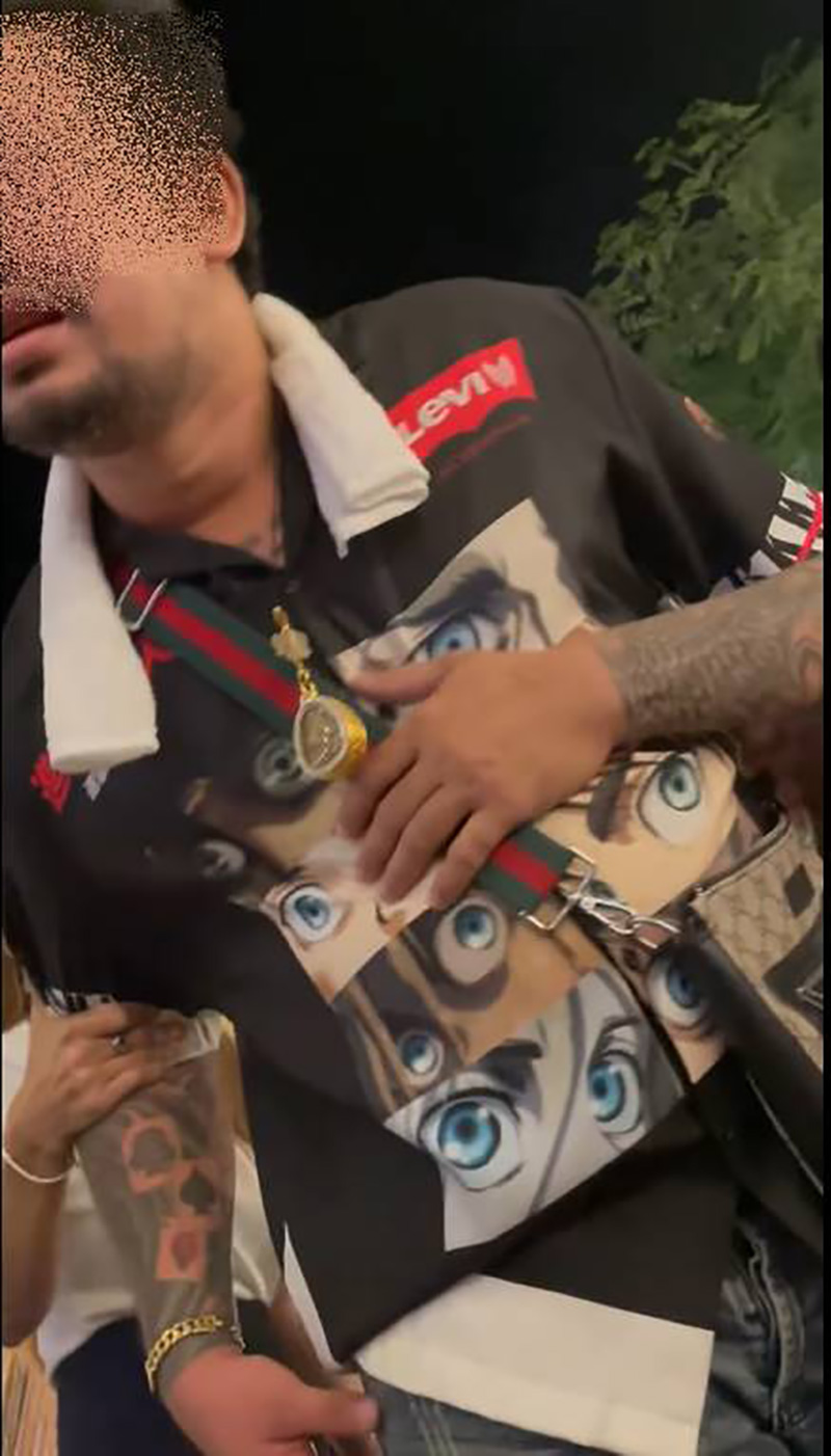 อยู่ดี ๆ ก็เจ็บตัว ทหารเรือนั่งกินข้าว เจอตบกลางร้าน