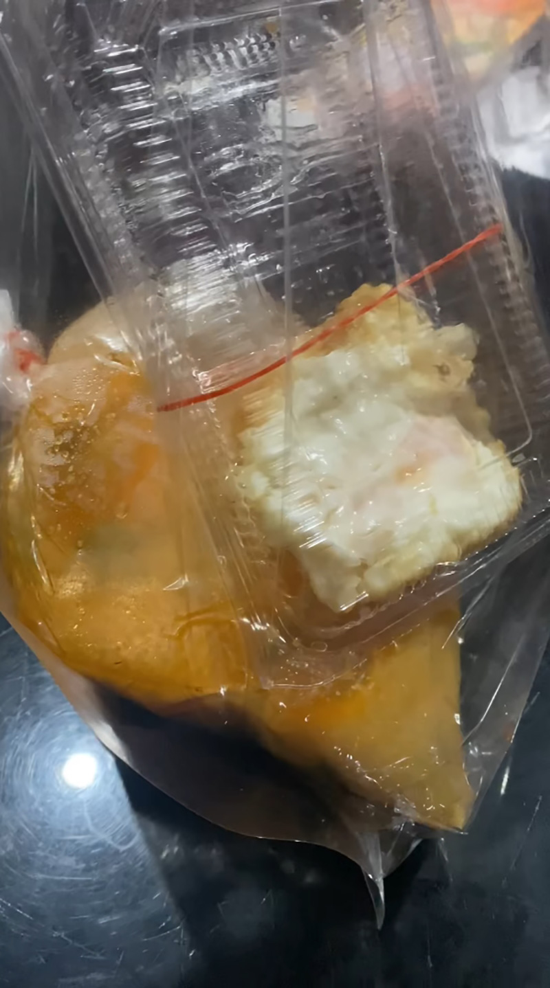 สาวสั่งต้มยำปลา ขอเพิ่มไข่ 