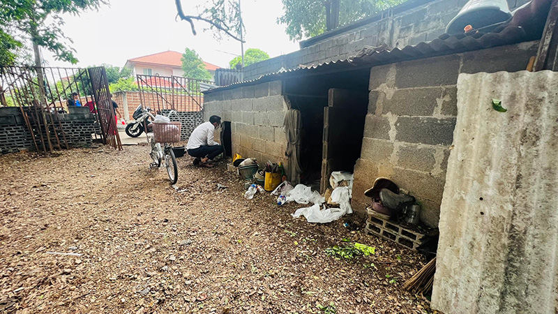 เปิดชีวิตตาเฝ้าศพภรรยา 21 ปี เรียนจบเภสัช