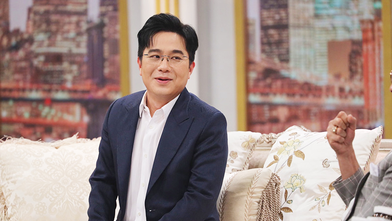 หมอช้าง เล่าชีวิตลูกคุณหนู พลิกผันสู่หมอดูดัง 