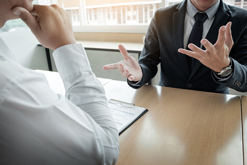 หนุ่มจะลาออก ต้องรับบทคนสัมภาษณ์งาน