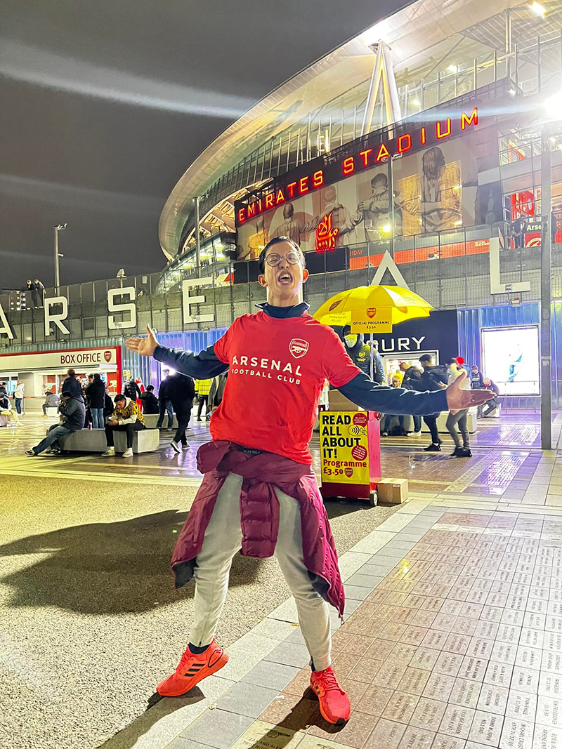 เบลล์ ขอบสนาม