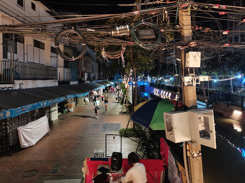 ภาพล่าสุด ถนนคนเดินคลองโอ่งอ่าง เงียบสงัด