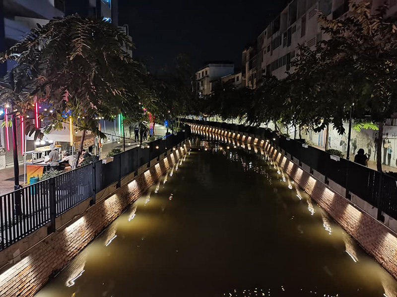 ภาพล่าสุด ถนนคนเดินคลองโอ่งอ่าง เงียบสงัด