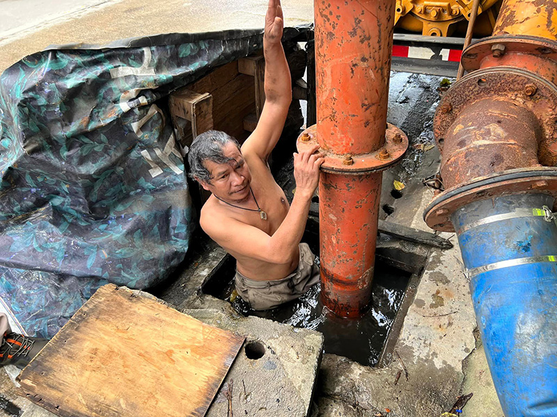 ฮีโร่ตัวจริง.. พี่บุญเรือง จนท.โยธา