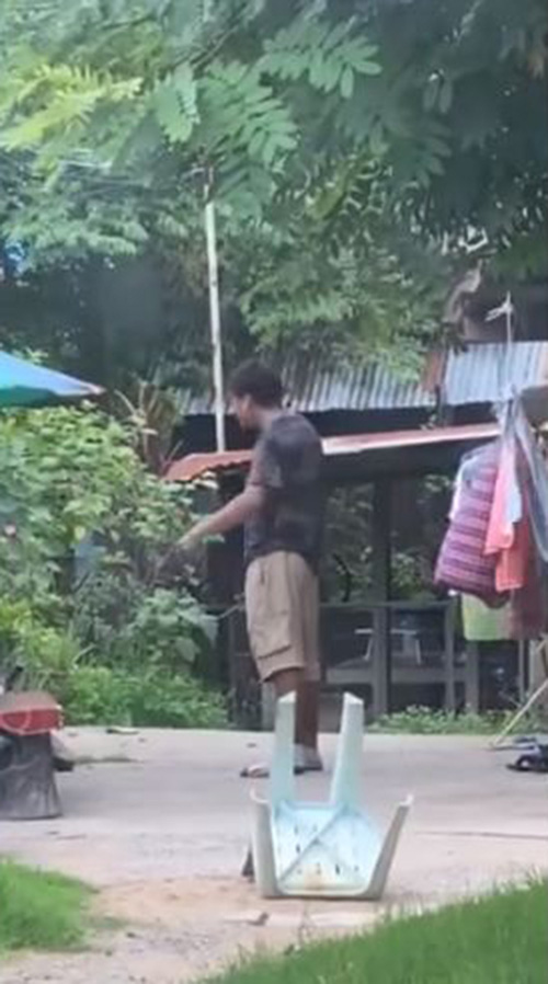 วอนช่วยเด็ก โดนพ่อเมายาอาละวาด