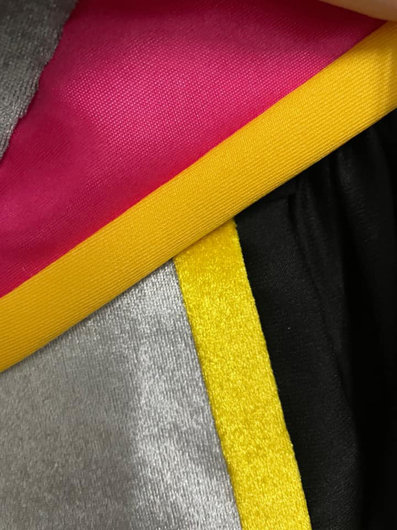 ดราม่าชุดครุย ร้านตัดชุดผิดแบบ-สีเพี้ยน