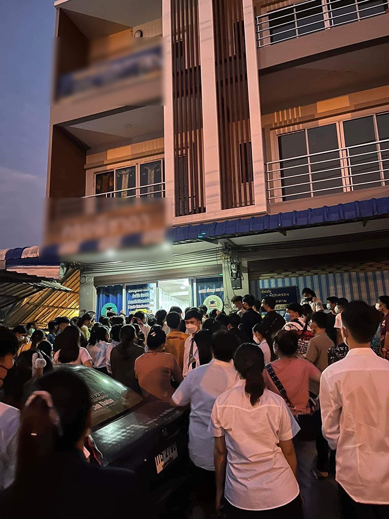 ดราม่าชุดครุย ร้านตัดชุดผิดแบบ-สีเพี้ยน