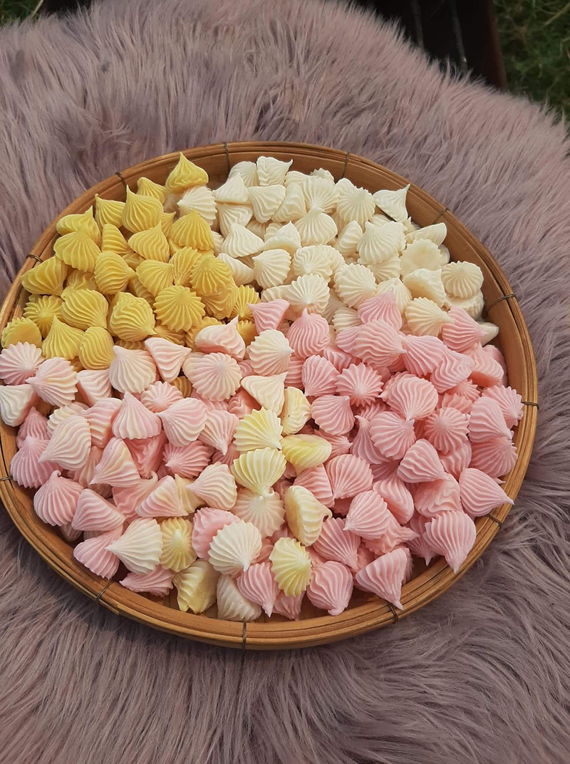 แม่ค้าพิการสู้ชีวิต ตั้งใจทำขนมขาย 