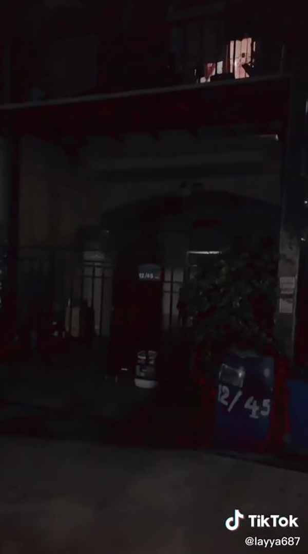 สาวบุกทวงเงินแทนเพื่อนถึงหน้าบ้านคู่กรณี