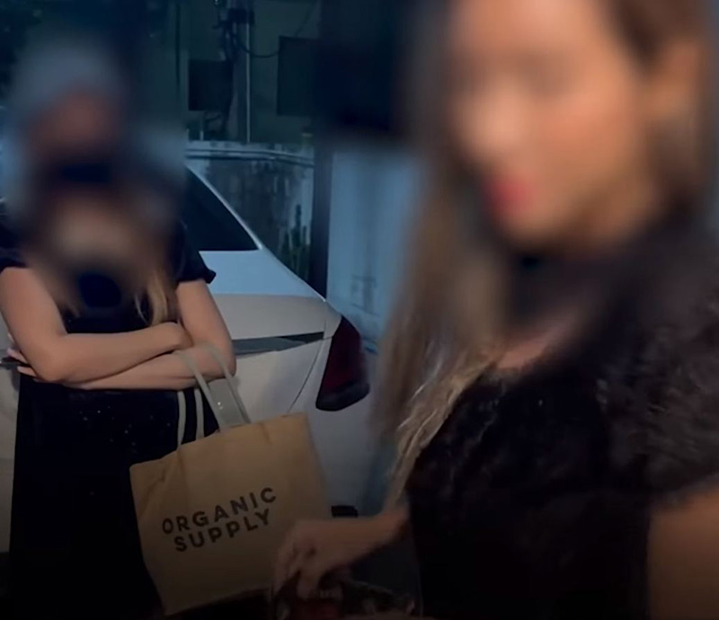 สาวเดือดจัด สาดน้ำไล่ มิจฉาชีพ หลังเอาแบรนด์เนมปลอมมาจำนำ 