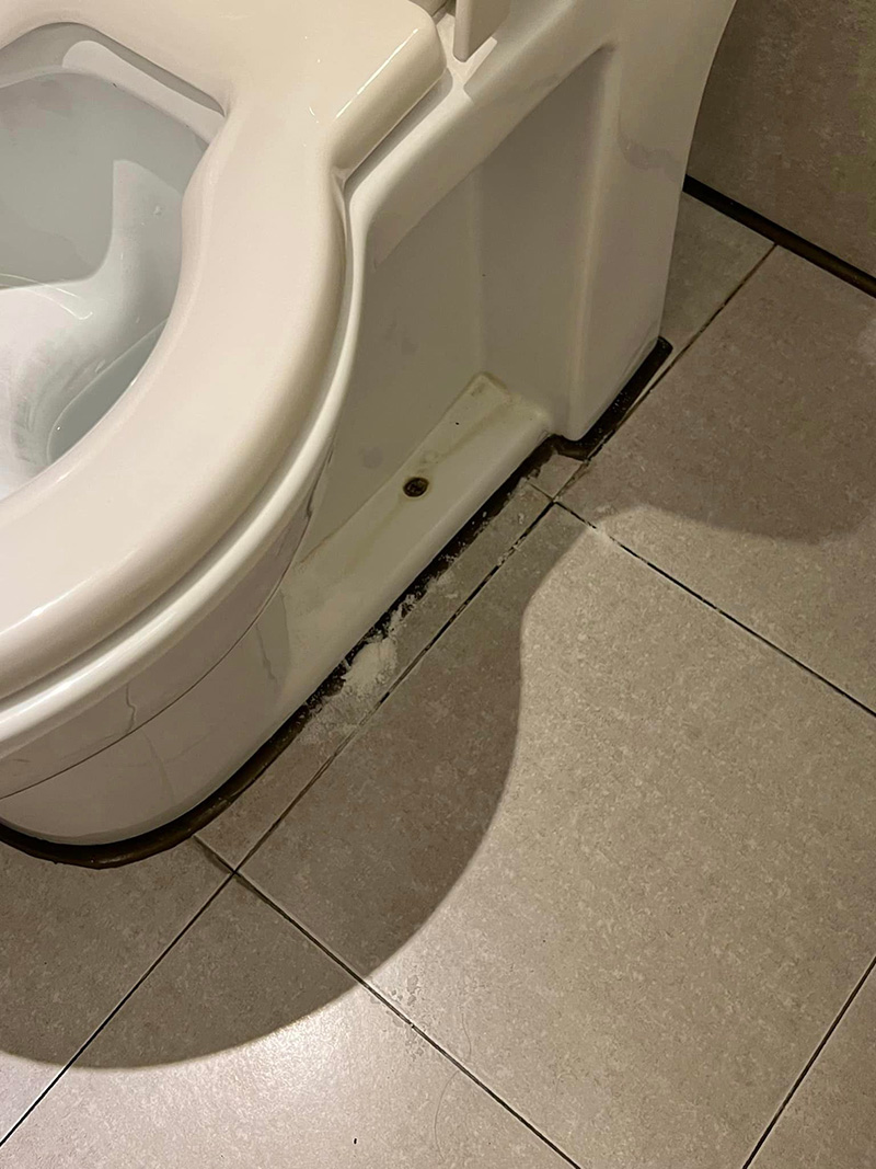 ครอบครัวพักโรงแรม ลูกน้อยหยิบของมาเล่น