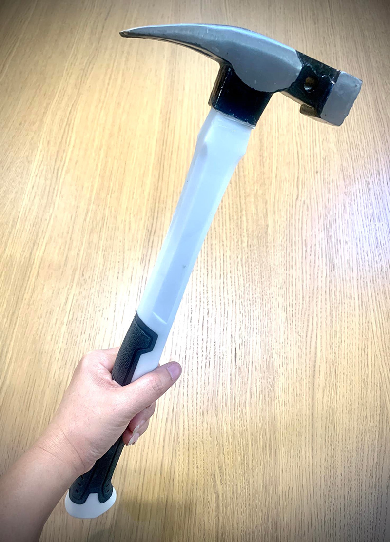 สาวลูกบิดติดถูกขังในห้องน้ำ 3 ชั่วโมงออกไม่ได้