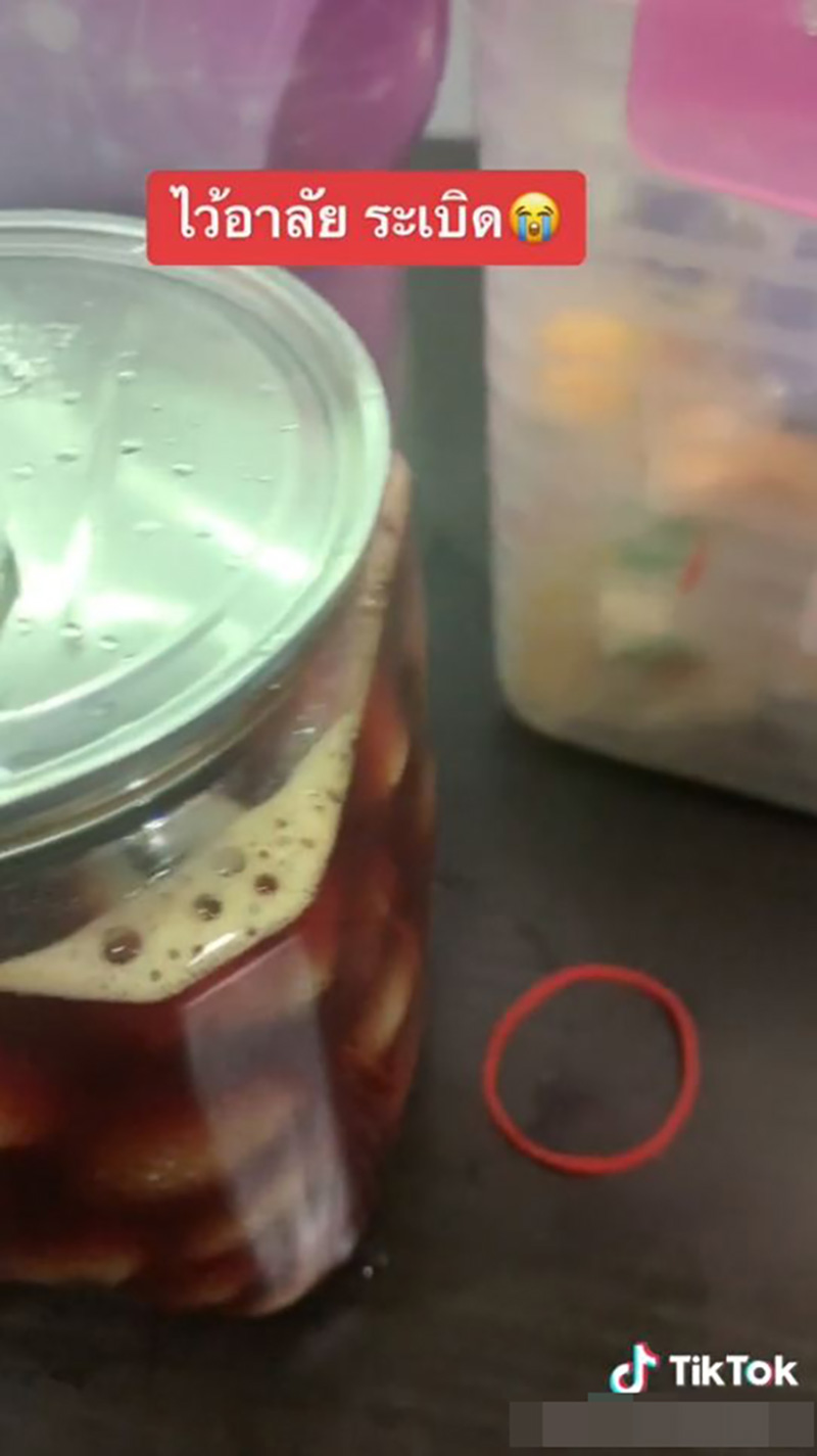 คลิปที่มีกลิ่น ! ลูกค้าสั่งหอยแครงดอง 