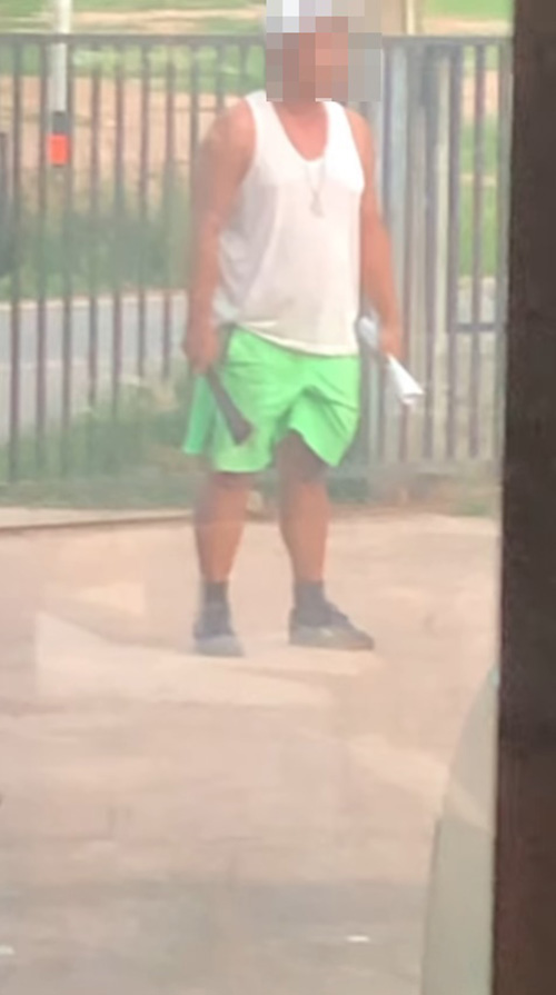 หนุ่มเปิดประสบการณ์ คนคลั่งถือมีดบุกบ้าน