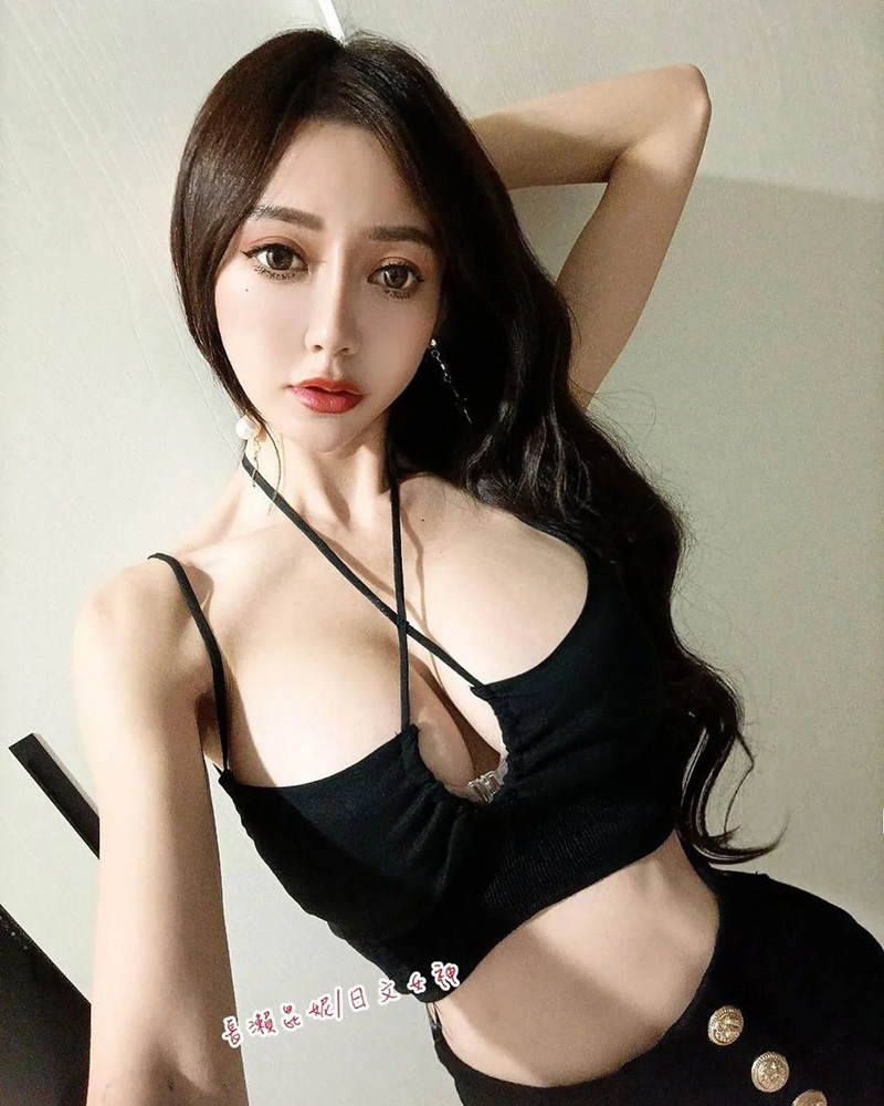 เจ้าพ่อไลฟ์เดือด ด่าผู้ช่วยสาวฮอตโชว์แฟนคลับ