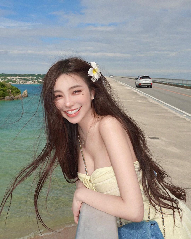 สาวแต่งเชียร์ทีมโปรด คู่ชิงบอลโลก 