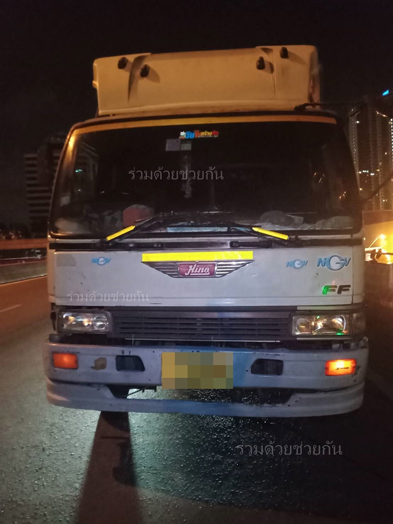 เบนซ์เสยท้าย 6 ล้อ อดีตผู้เข้าประกวด MUT บาดเจ็บ 