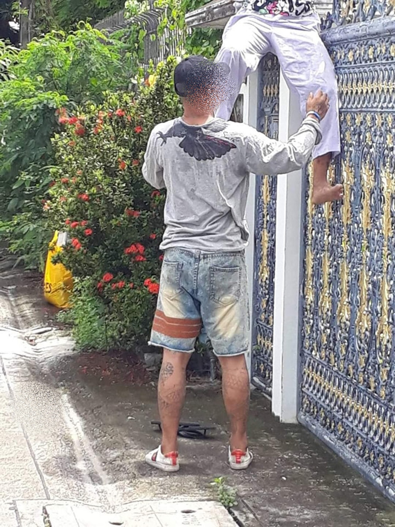 โจรปีนบ้านยืนชิล ๆ ให้ถ่ายคลิป