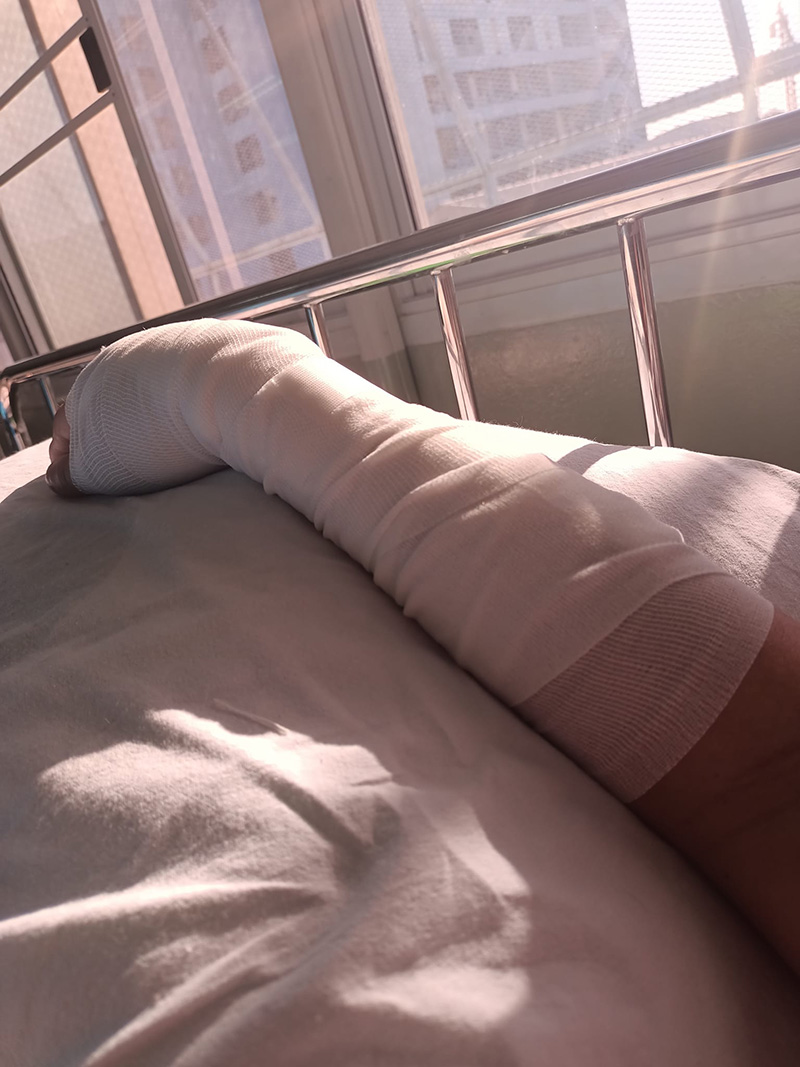 หนุ่มเตือน คนเลี้ยงงูอย่าประมาท