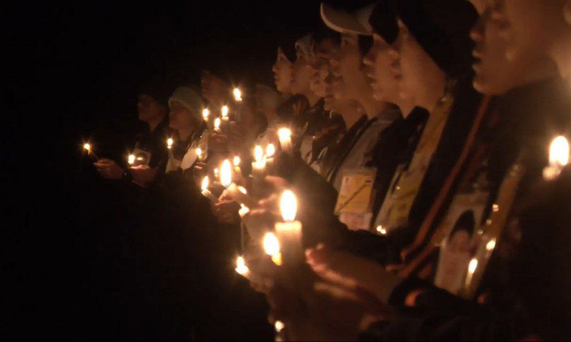 เจ้าคุณพระสินีนาฏ ร่วมจุดเทียนอาลัยเหยื่อกราดยิง 