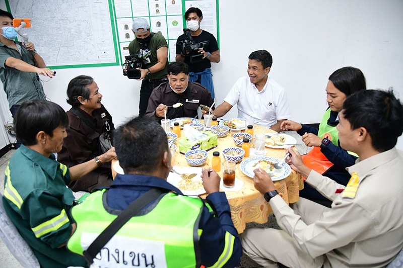 ฮีโร่ตัวจริง.. พี่บุญเรือง จนท.โยธา