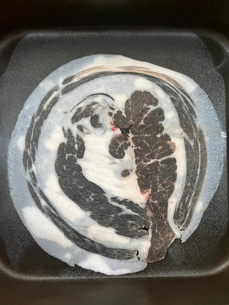 สาวรีวิวบุฟเฟต์ ถึงกับเอ๊ะเมื่อเห็นหมูสไลด์