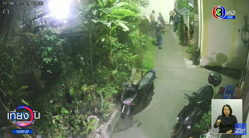 รปภ. หื่น ซุ่มทำร้ายหญิงหวังข่มขืน ชาวบ้านรู้รีบพากันล่าตัว