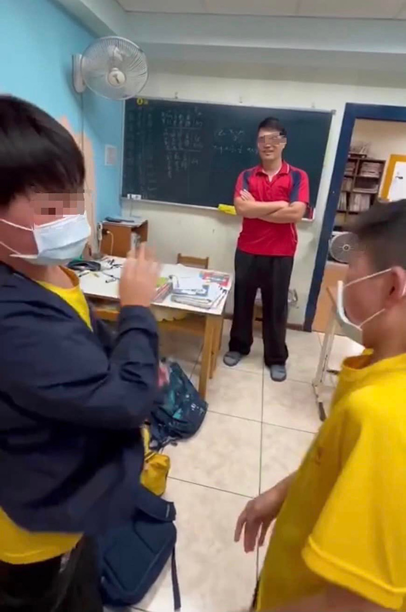 ครูใจเหี้ยม ให้เด็กตบหน้ากัน