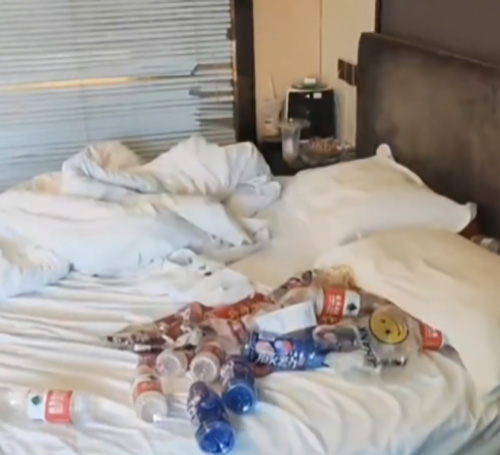 2 สาวพักโรงแรม 1 เดือน เปลี่ยนสภาพห้องจนสะพรึง