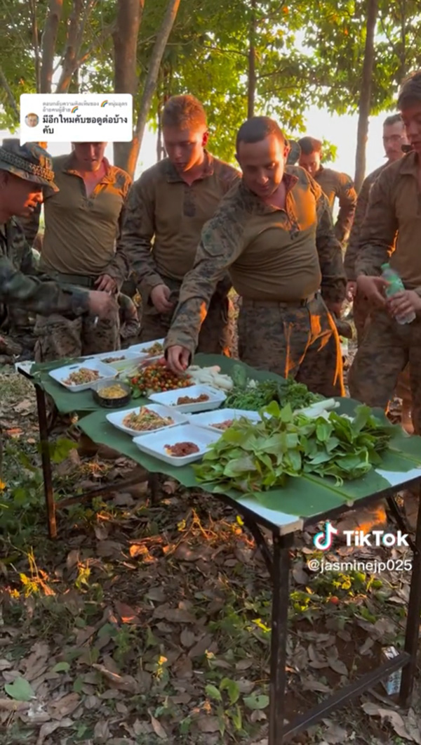 ครูฝึกไทยจัดเมนูเด็ดต้อนรับ ทหารอเมริกัน ส้มตำ น้ำพริก ผักลวก